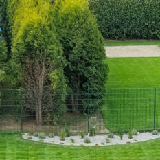 Sichtschutz und Zaunanlage als Teil der Gartengestaltung